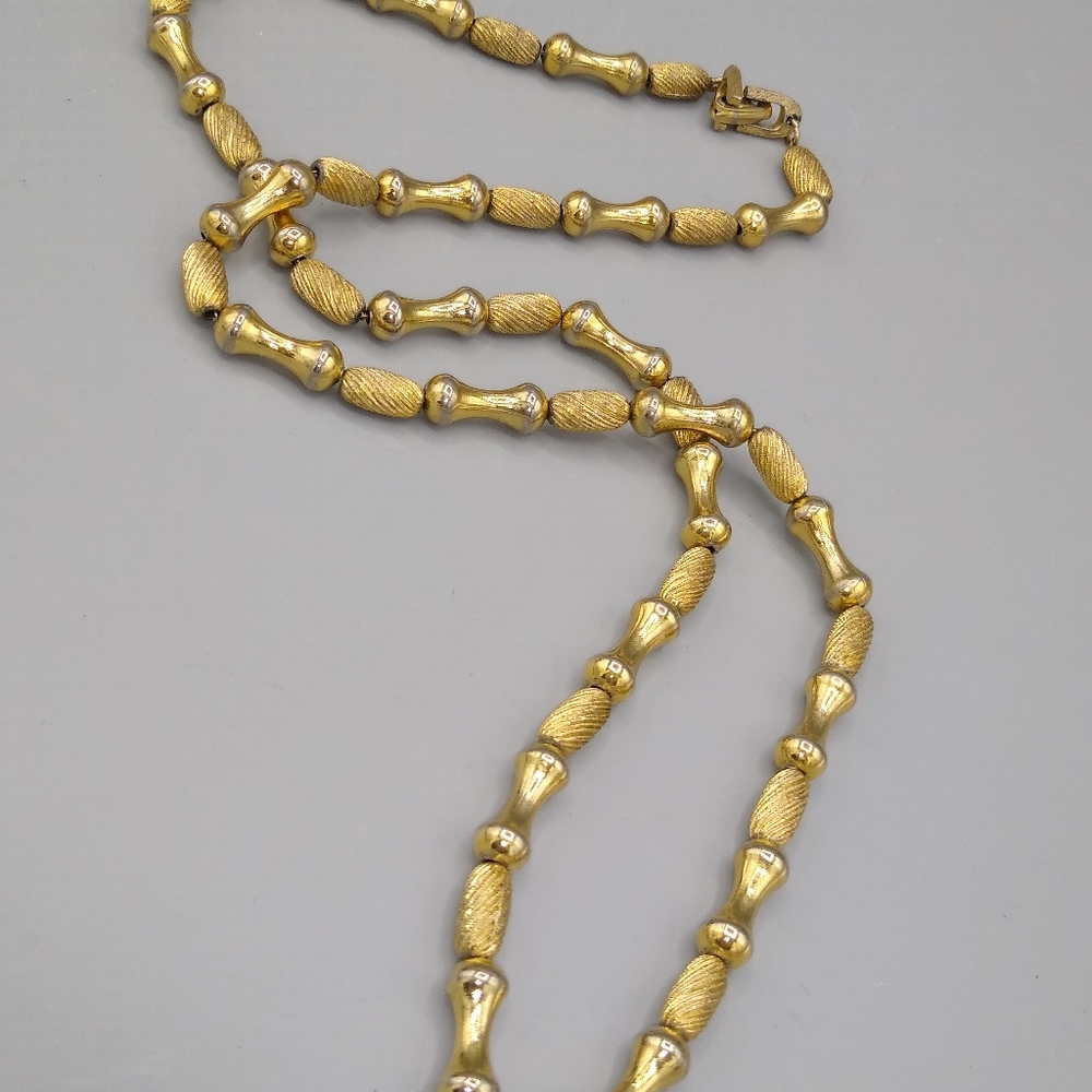 Gold Ribbed Oblong Dumbbell Beaded Necklace Vtg